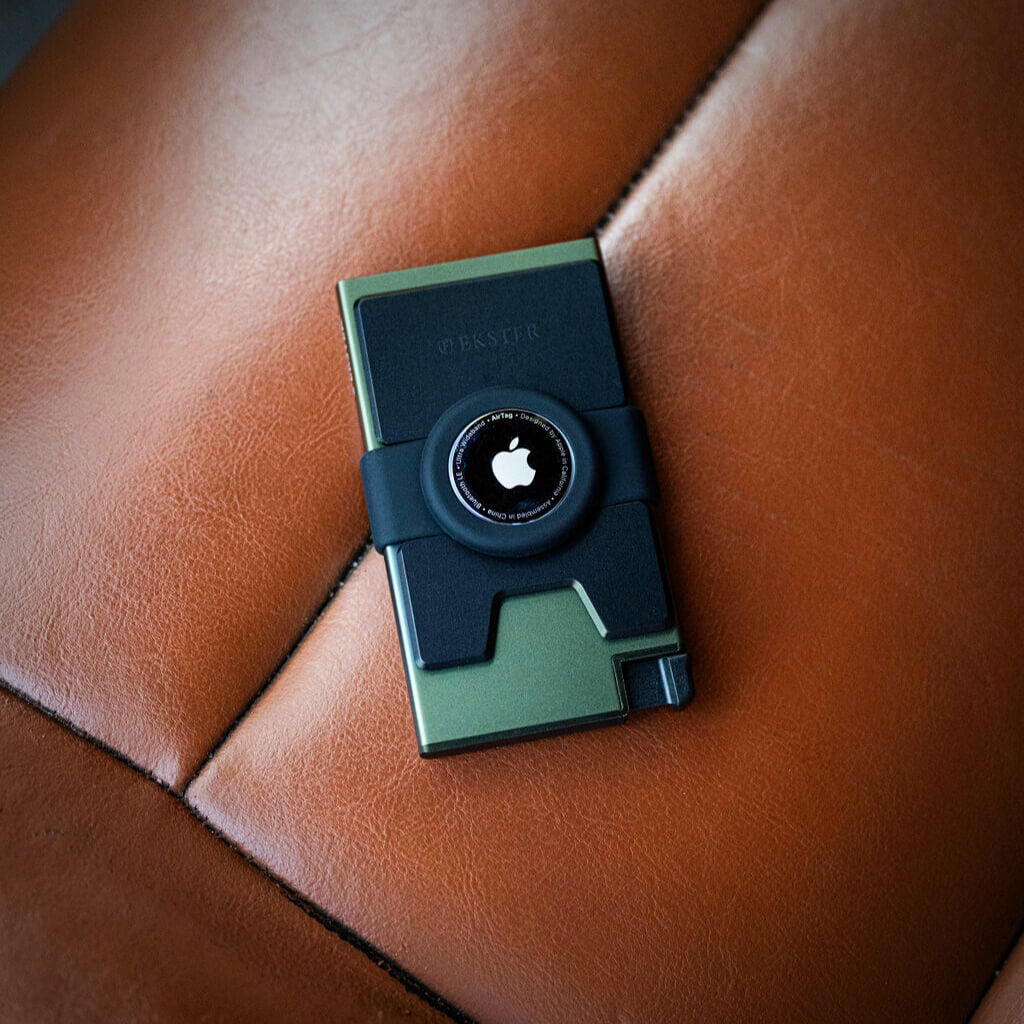 Green Ore Airtag Cardholder