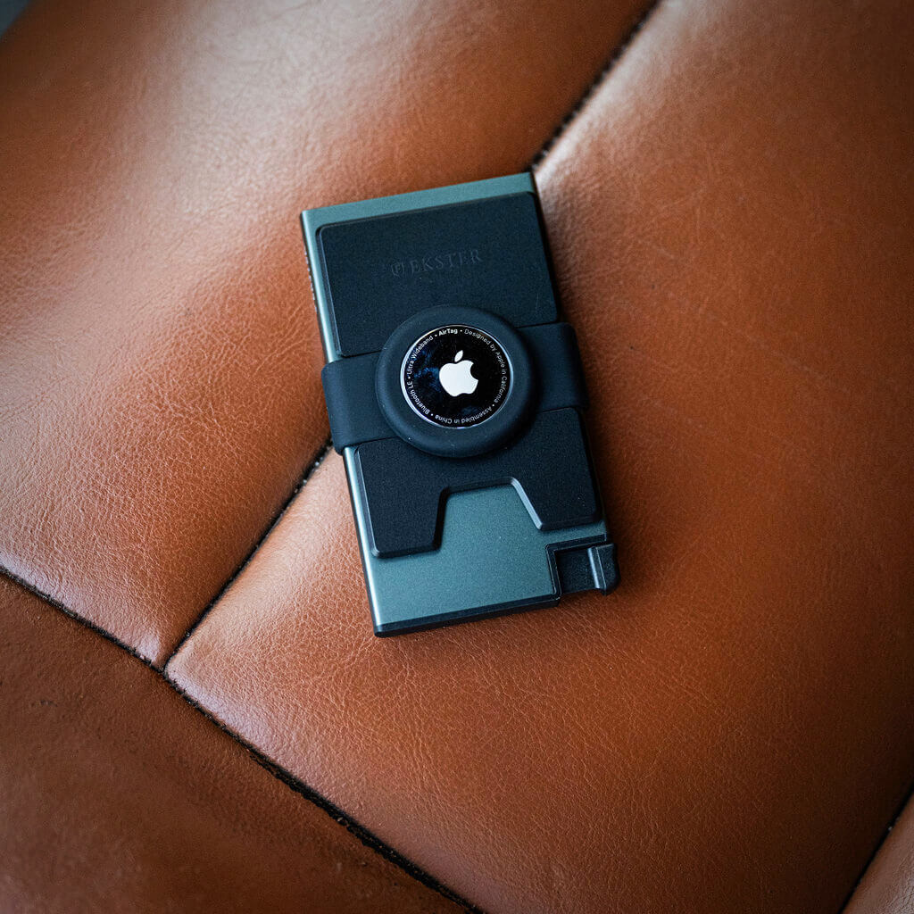 Space Grey Airtag Cardholder