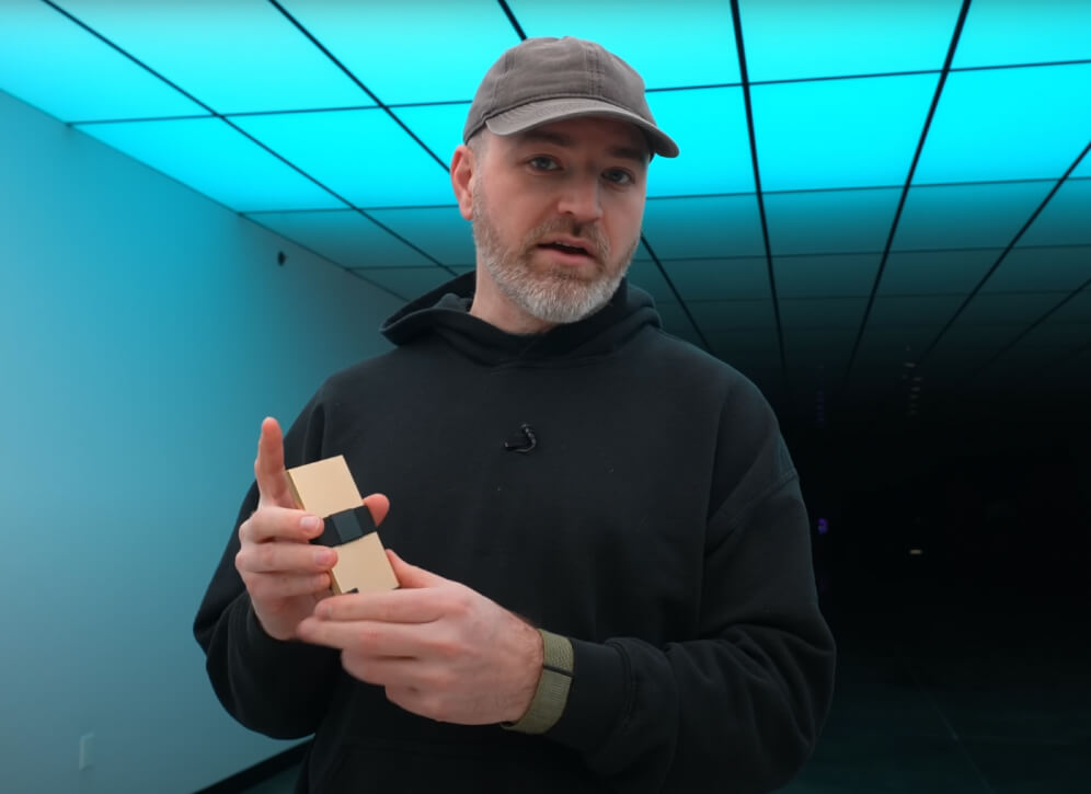 Unbox therapy