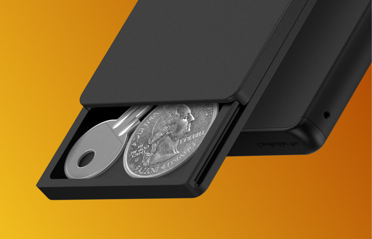 Magnetic coin storage for MagSafe wallet