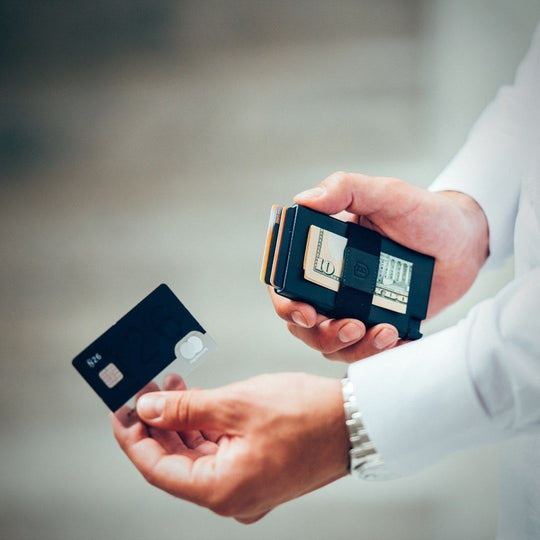 Ekster® products showcased - senate_cards