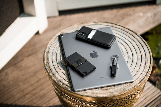 Ekster® cardholder and wallet for Our Blog-How To Choose Your Everyday Carry