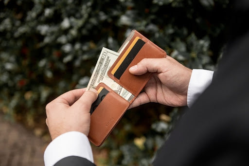 Ekster® cardholder and wallet for Our Blog-How Much Cash Should You Carry in Your Wallet and Why