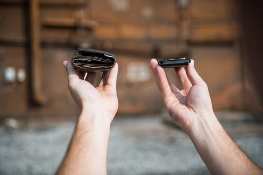 Ekster® cardholder and wallet for Our Blog-The Difference Between Minimalist and Regular Wallets