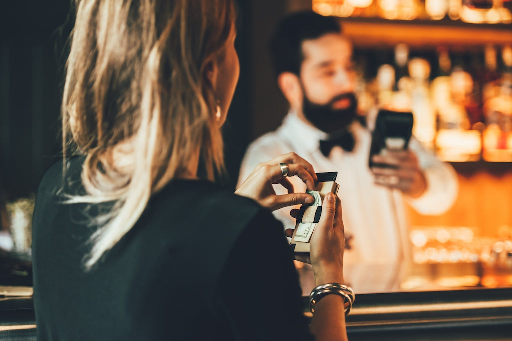Ekster® cardholder and wallet for Our Blog-Covid-19 and the rise of Contactless Payments