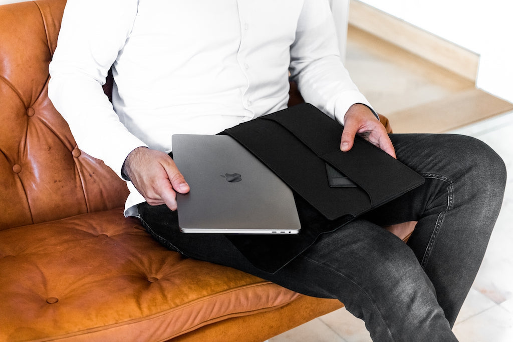 Ekster® cardholder and wallet for Our Blog-4 Easy Tech Resolutions for 2022