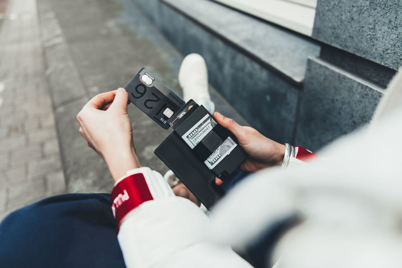 Ekster® cardholder and wallet for Our Blog-Smart Wallets: Everything You Need To Know