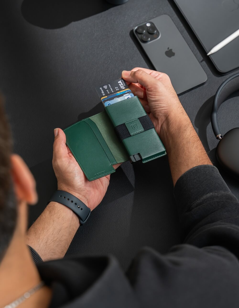 AppleSkin wallet made from sustainable vegan leather