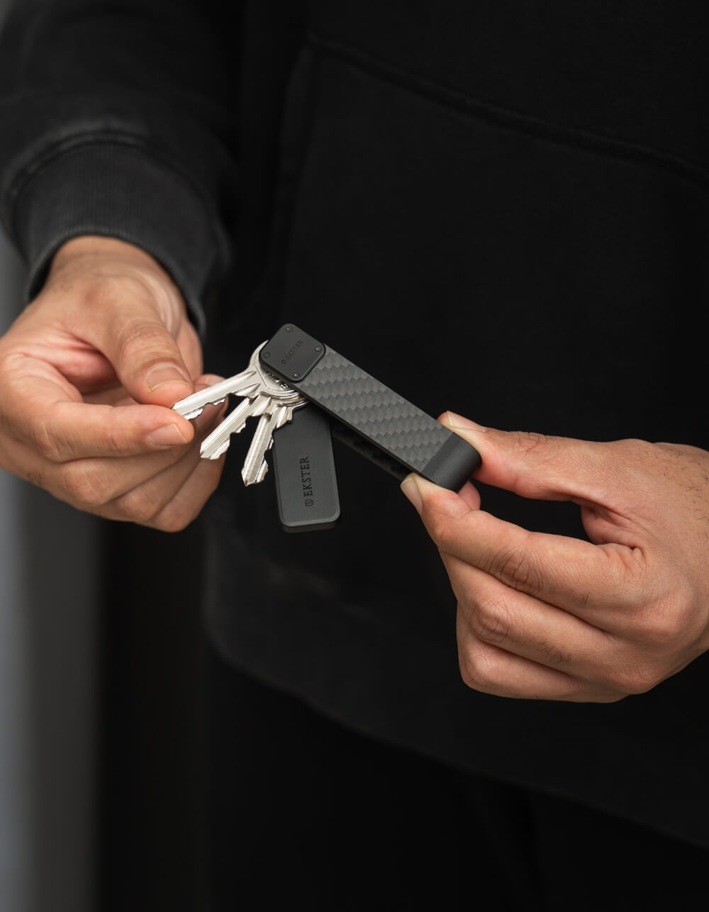 Carbon fiber key case organizer