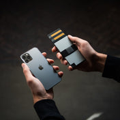 Aluminum cardholder with fast access