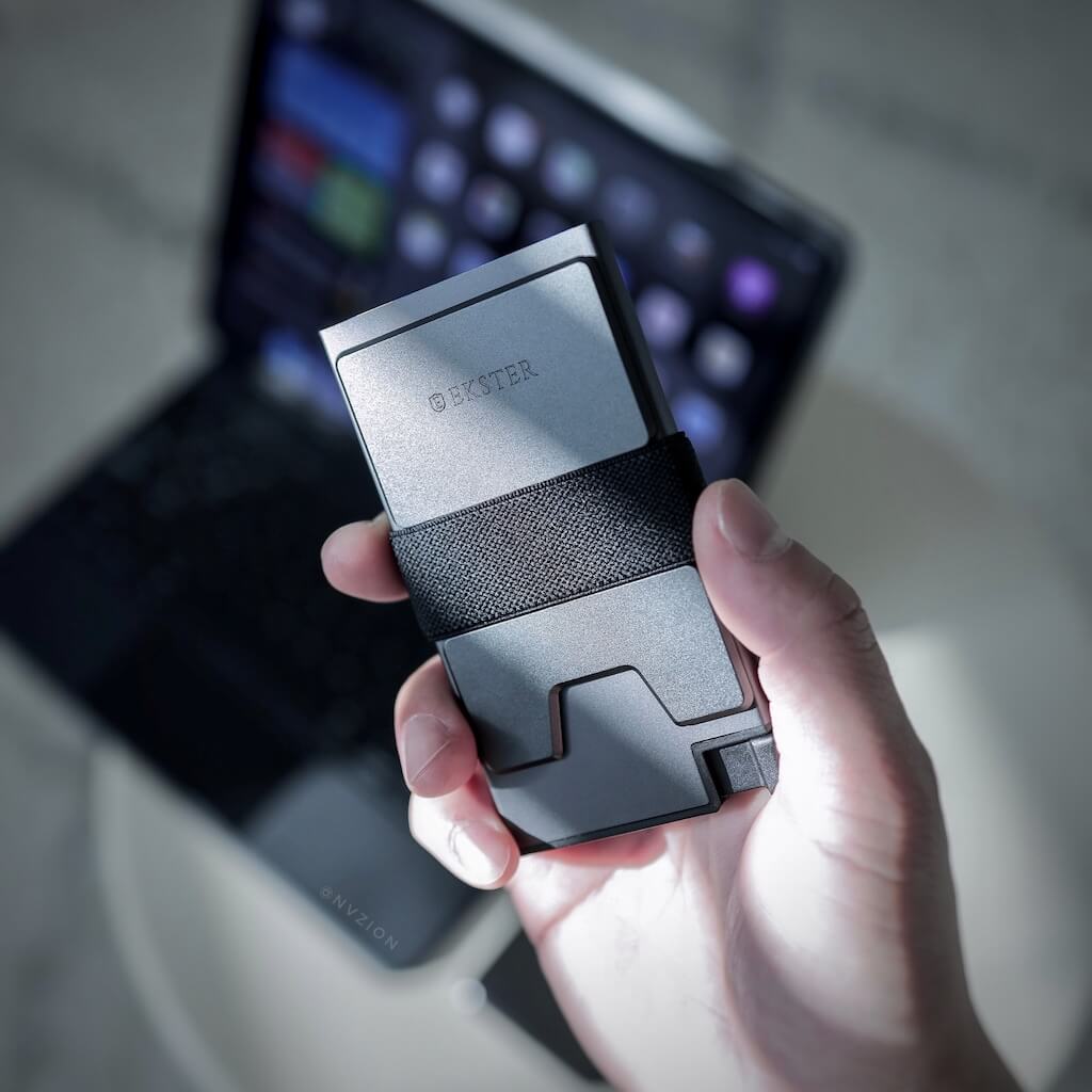 Graphite Aluminum Cardholder