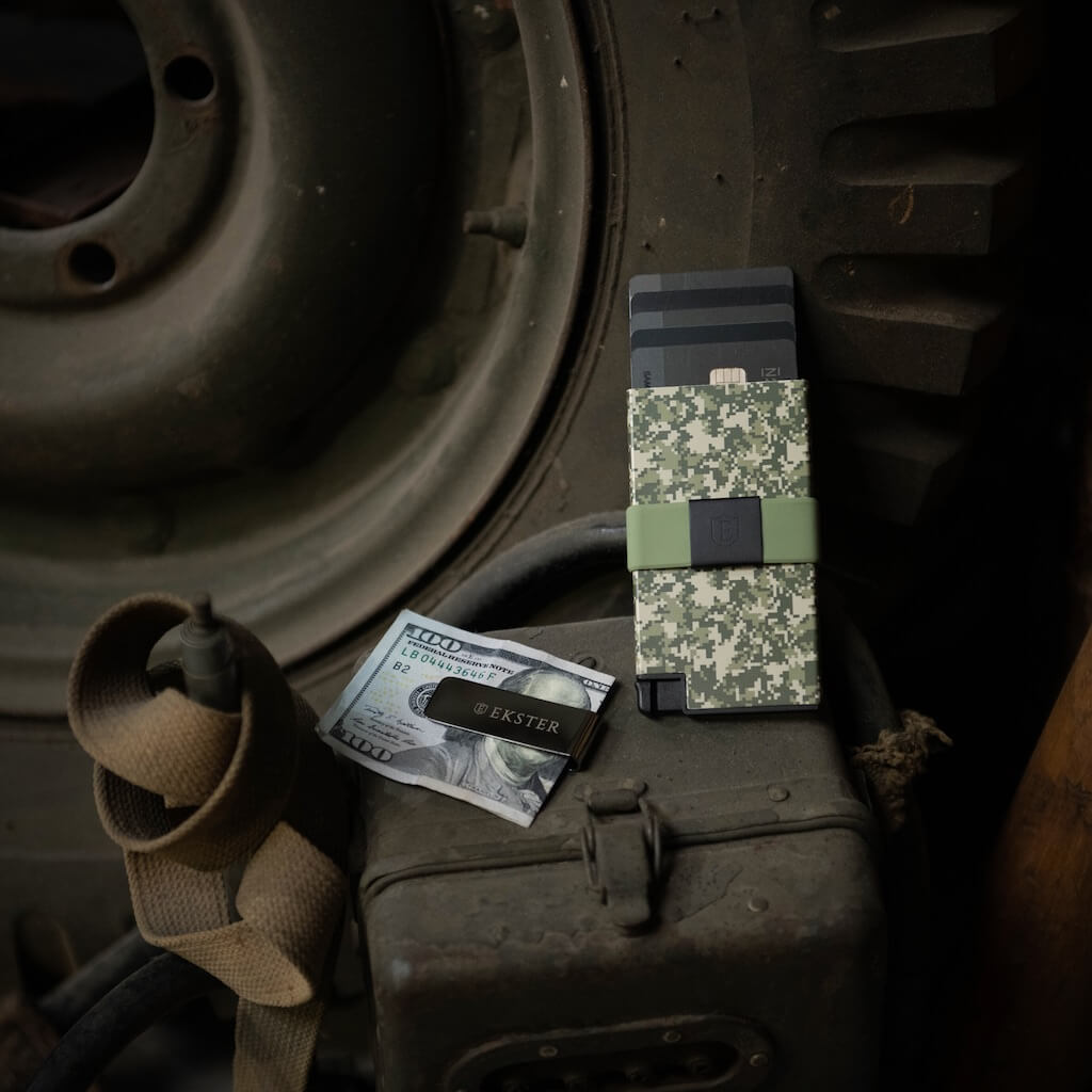 Digital Green Aluminum Cardholder