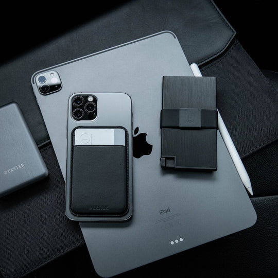 Brushed Black Aluminum Cardholder