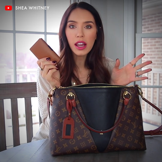 Shea withney showcasing the ekster wallet