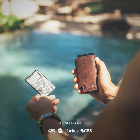 Ekster® products showcased - BROWN_TRACKER_SEA