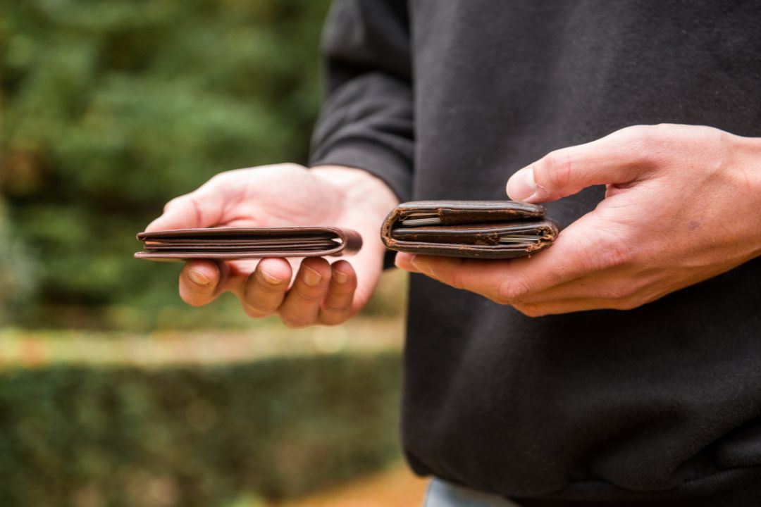 Slimmest bifold wallet vs classic bifold