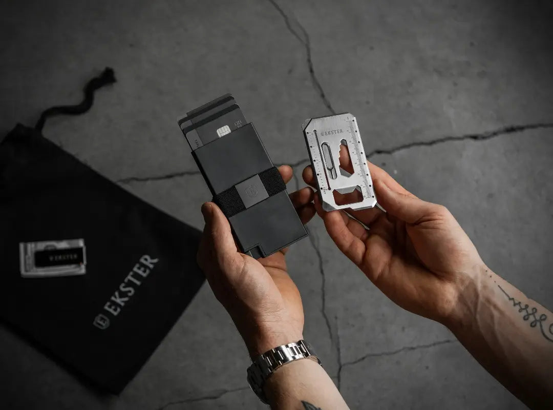 Ekster Tool Card with Cardholder