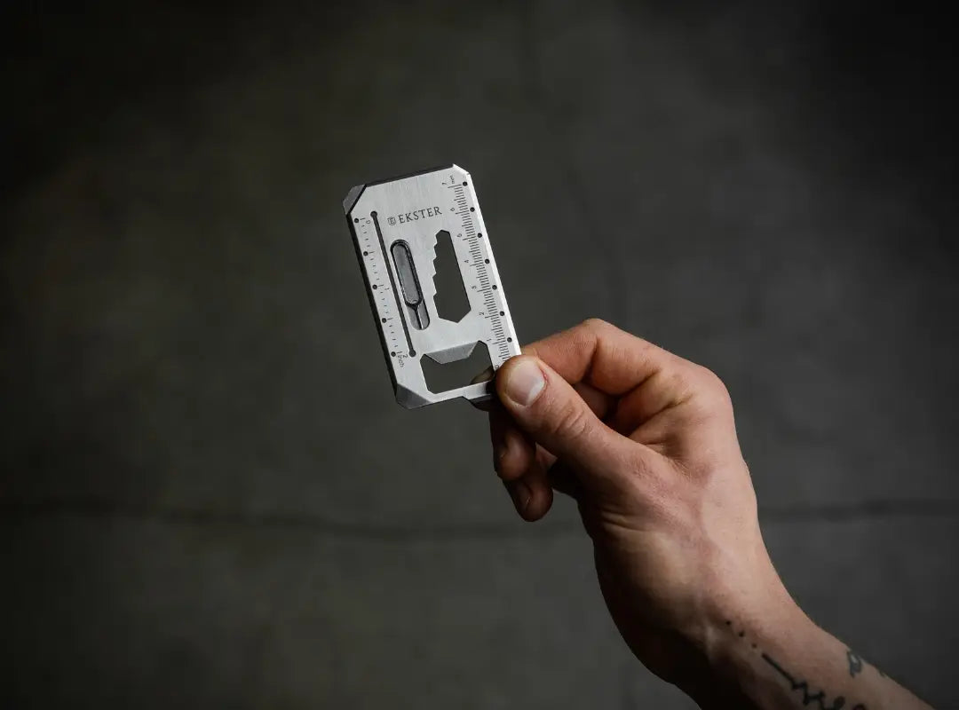 Slim multi-tool card