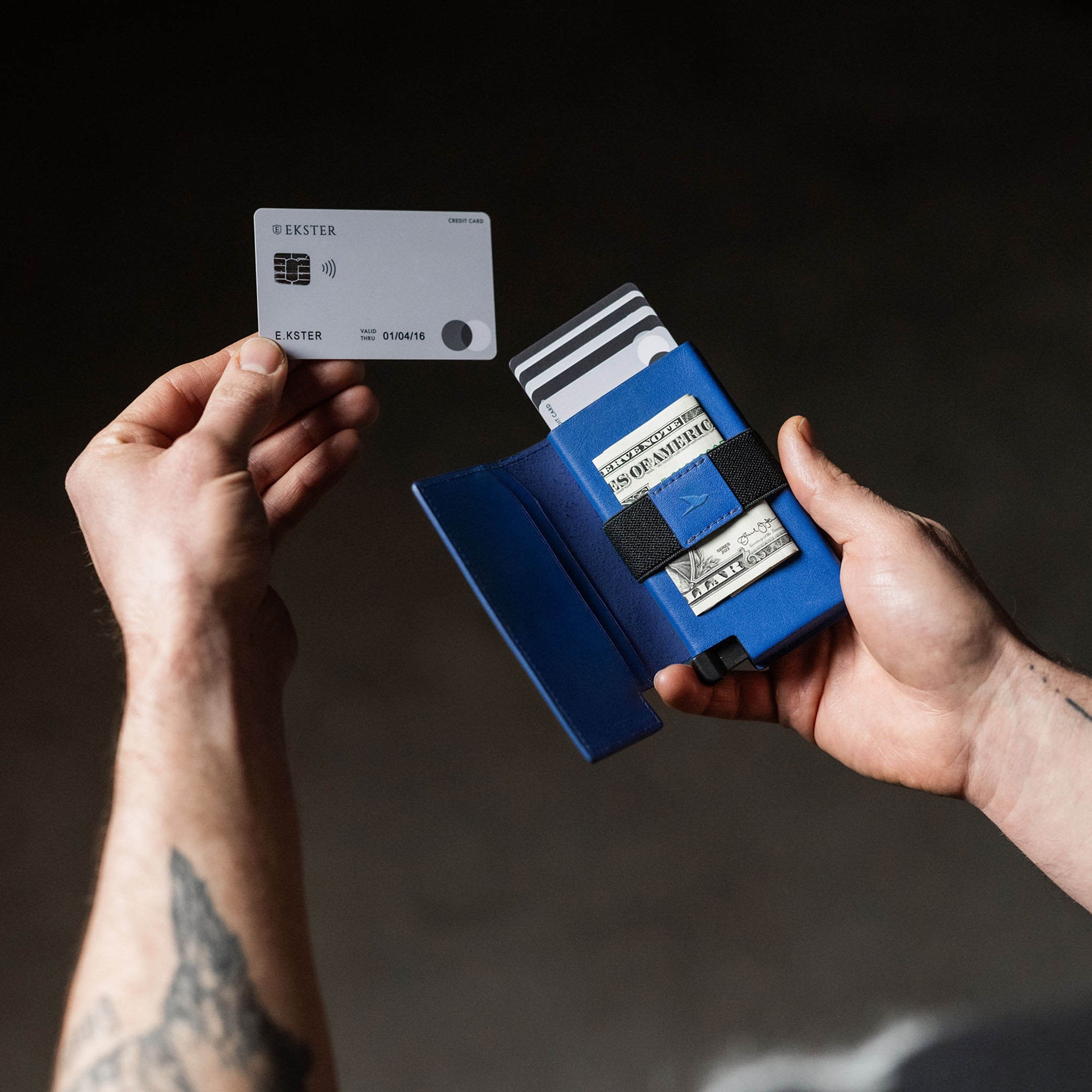 1 Wallet / Cobalt Blue