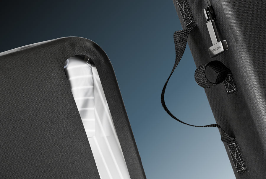 Transparent window and side handle on the 1% Vacuum Bag Pro