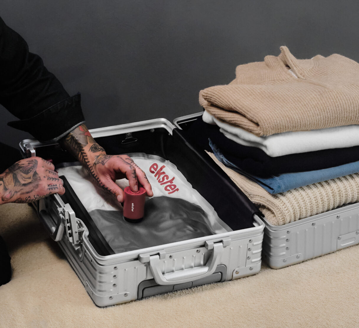 TravelPack™ Vacuum Kit | Ekster®