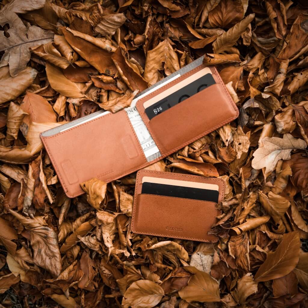 UNISEX AXEL BIFOLD WALLET - Tan